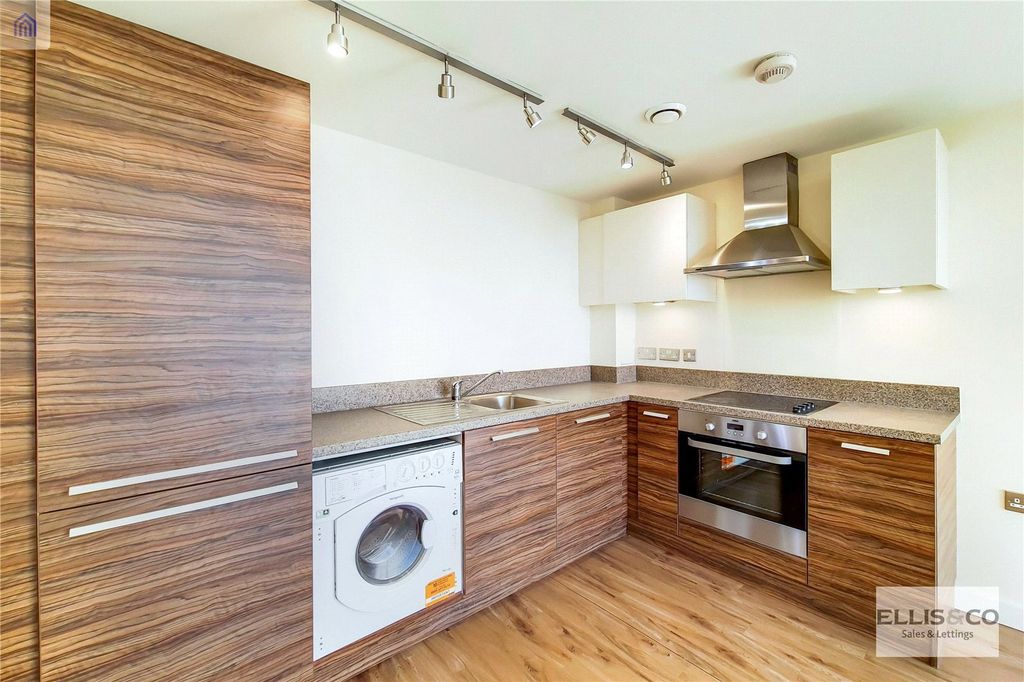 Property photo 1 of 15 Picture No. 02