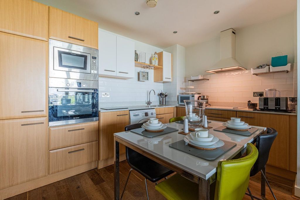 Property photo 2 of 21 Kitchen