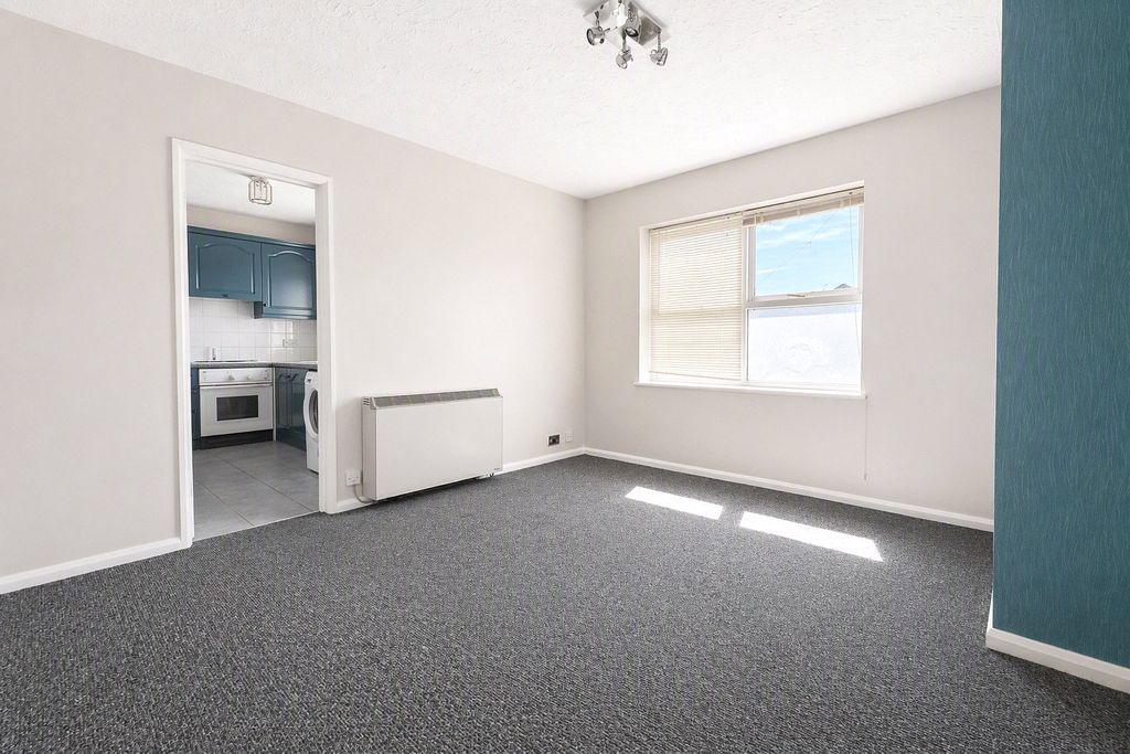 Property photo 3 of 8 Picture No. 09