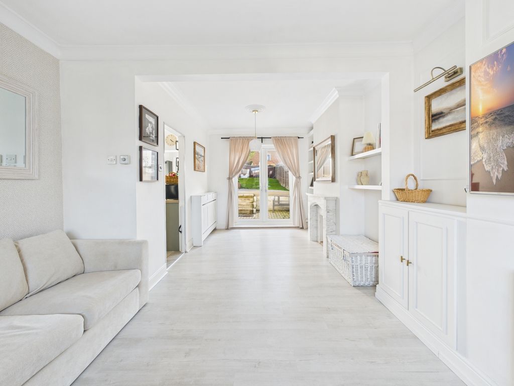 Property photo 2 of 21 2