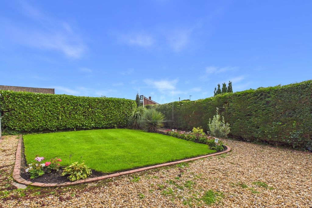 Property photo 3 of 16 Garden