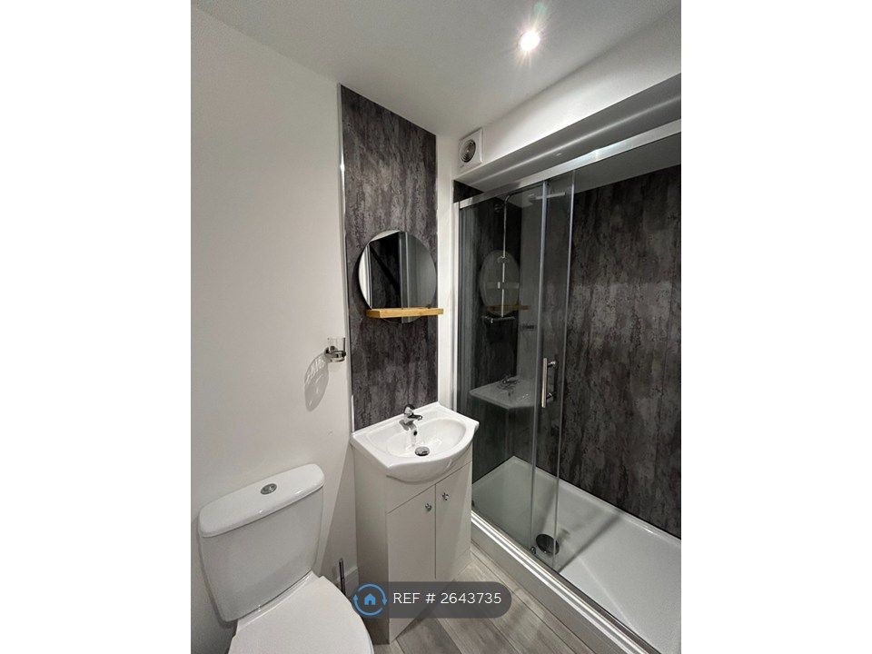 Property photo 3 of 18 Shower Room