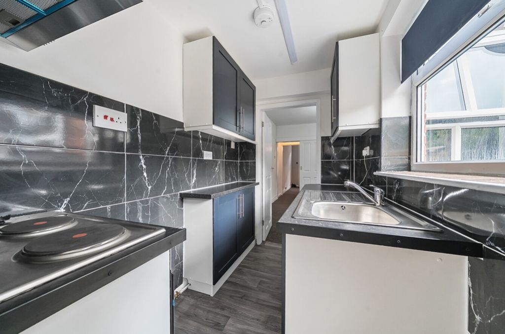 Property photo 3 of 9 Shake Kitchen