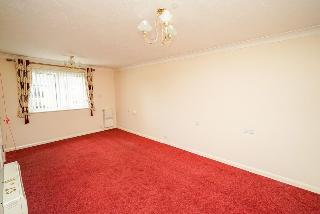 Property photo 3 of 14