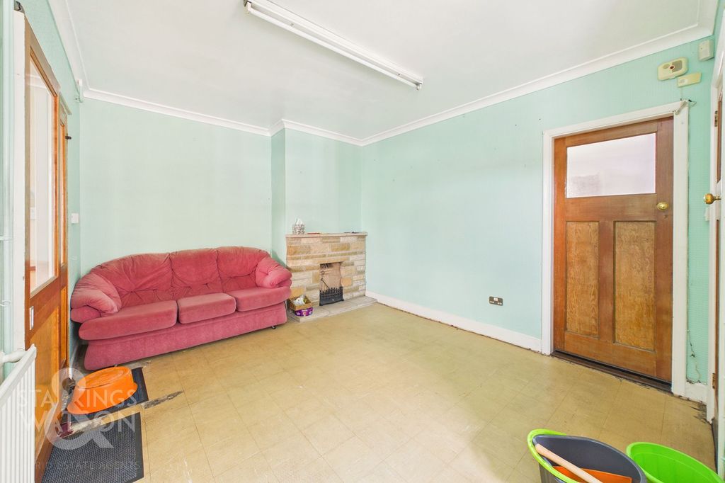 Property photo 3 of 17