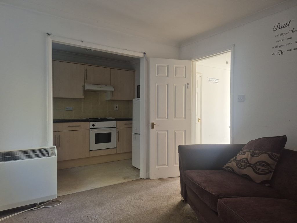 Property photo 2 of 6