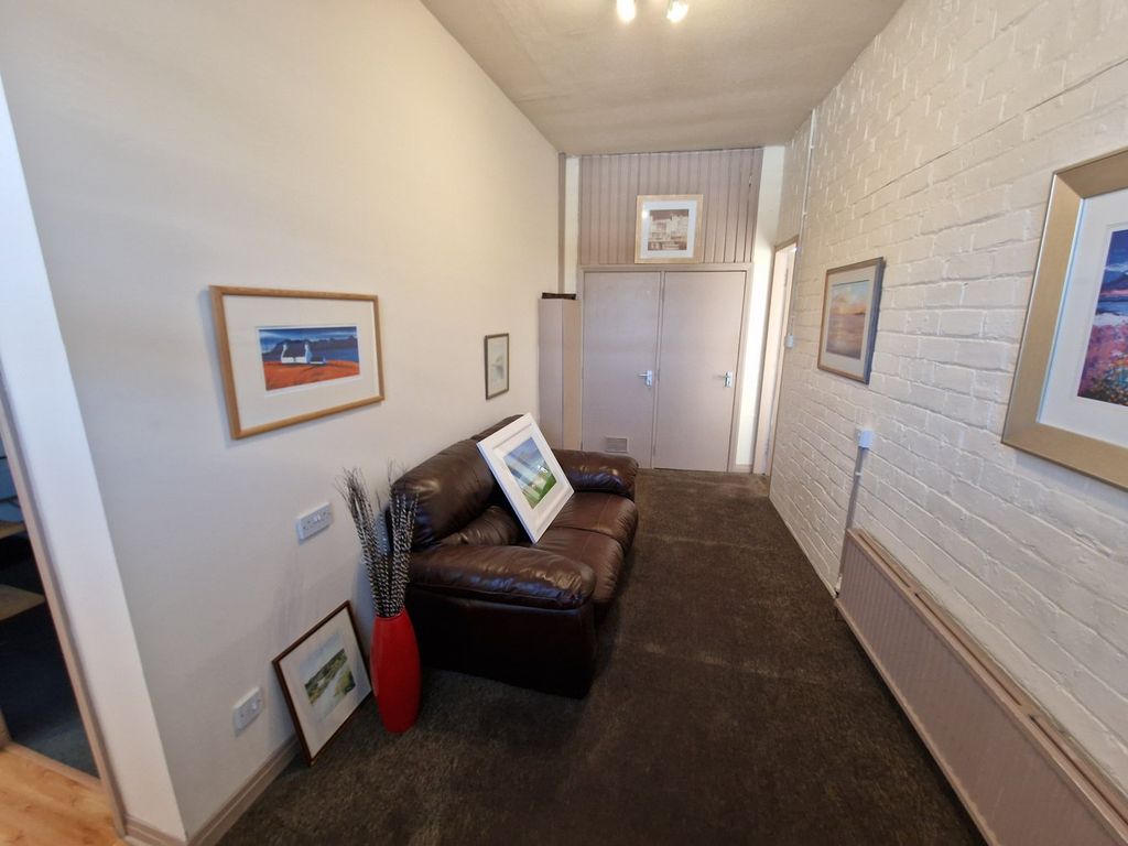 Property photo 3 of 4