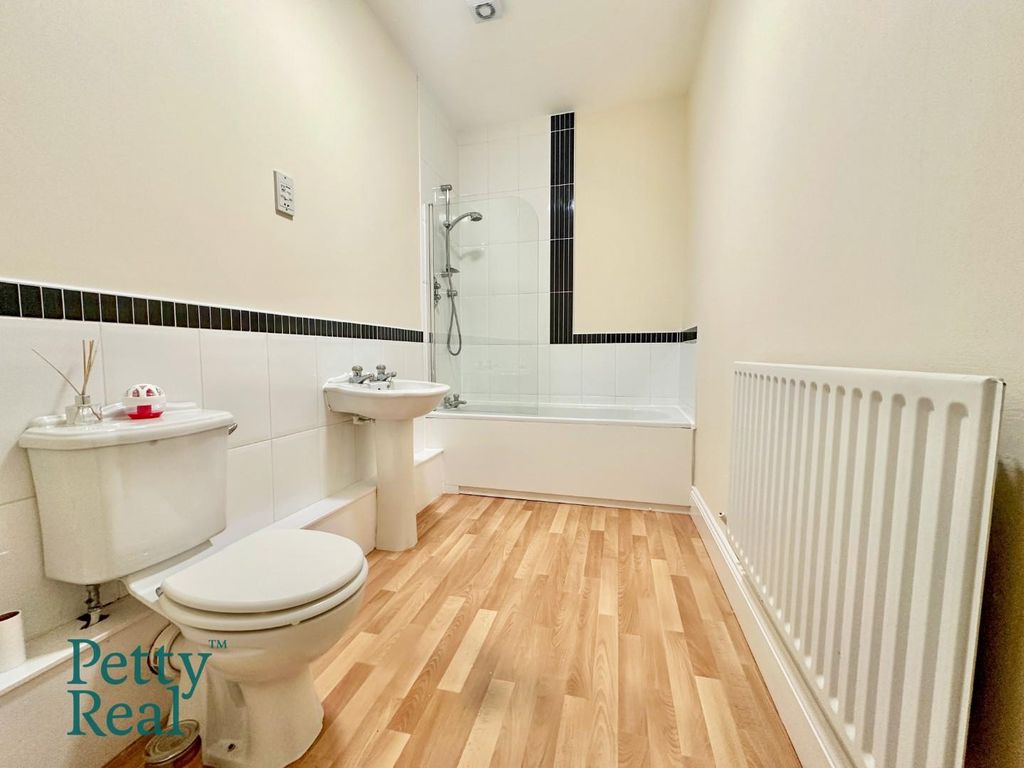 Property photo 3 of 14 6A5996C9-E6C8-4D6D-Abaf-B04Fe6A85Fe7.Jpeg