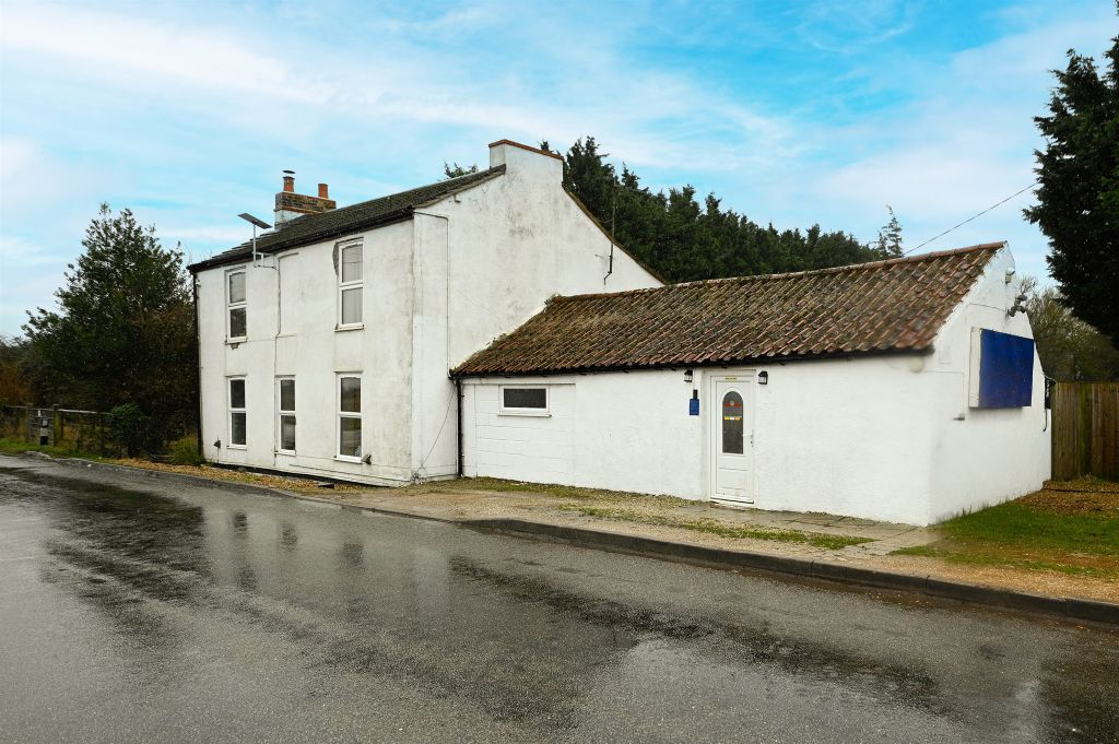 Property photo 2 of 20