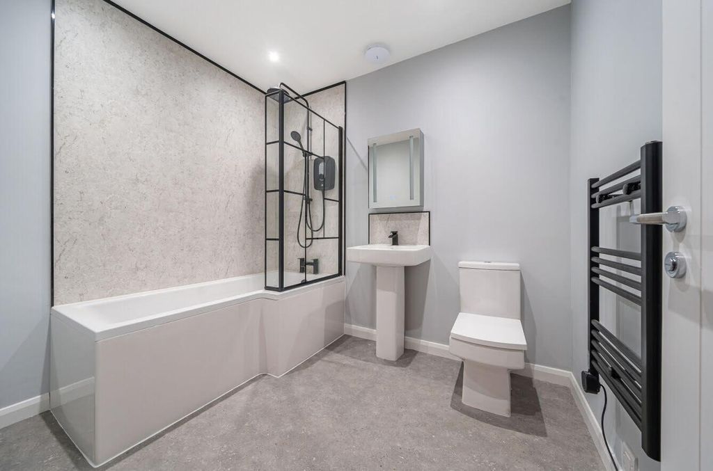 Property photo 2 of 4