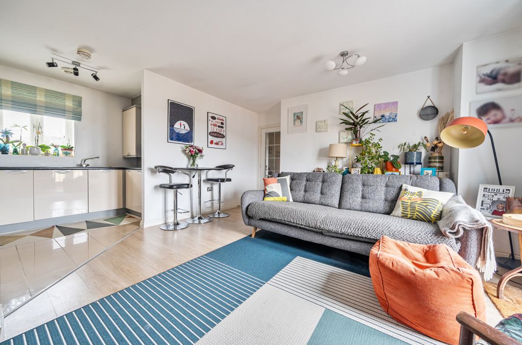 Property photo 2 of 15 1428992-6-69B2F88...