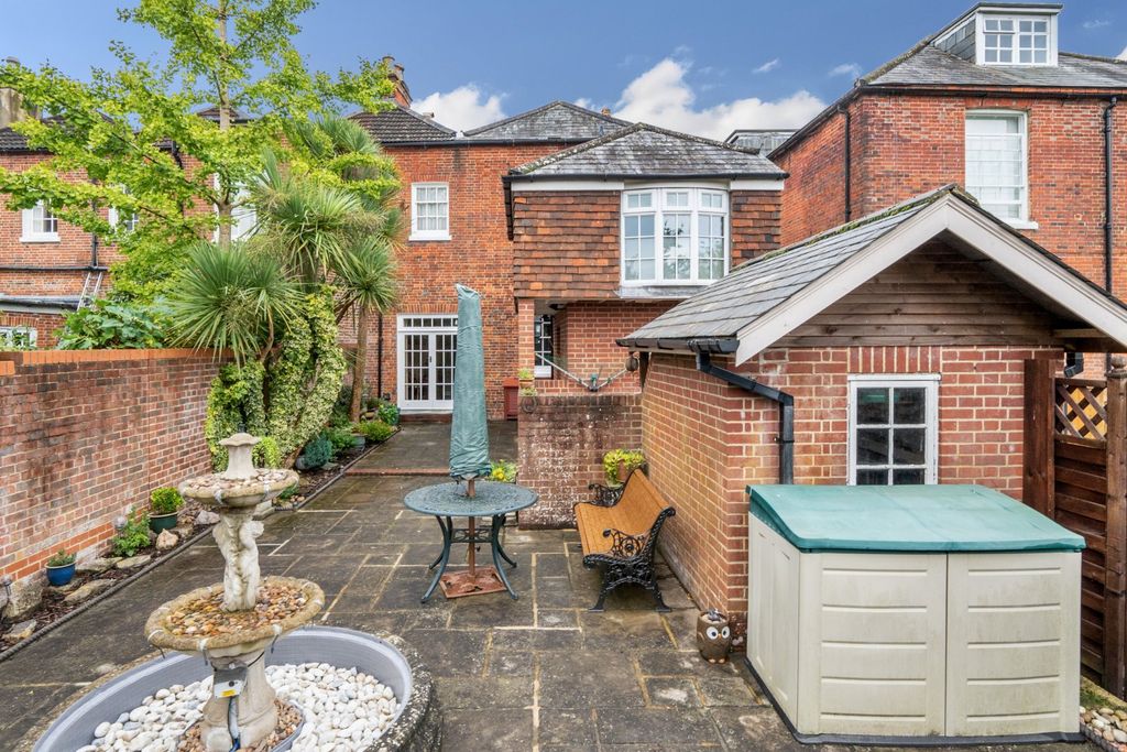 Additional image 18 of 3 bed semi-detached house for saleHigh Street, Fareham, Hampshire PO16