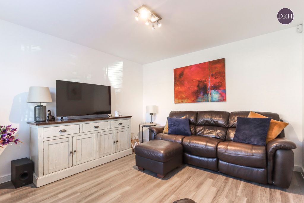 Property photo 3 of 16 Picture No. 12