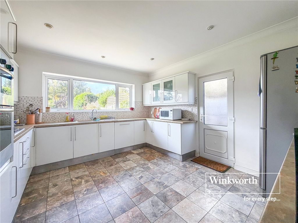 Property photo 2 of 18 Picture No. 08