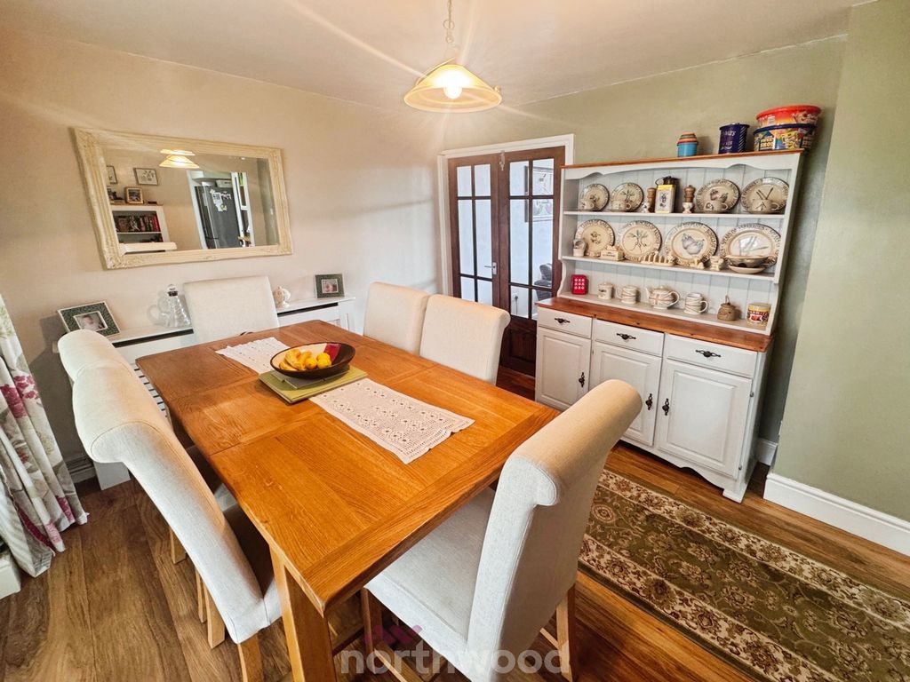 Property photo 2 of 29