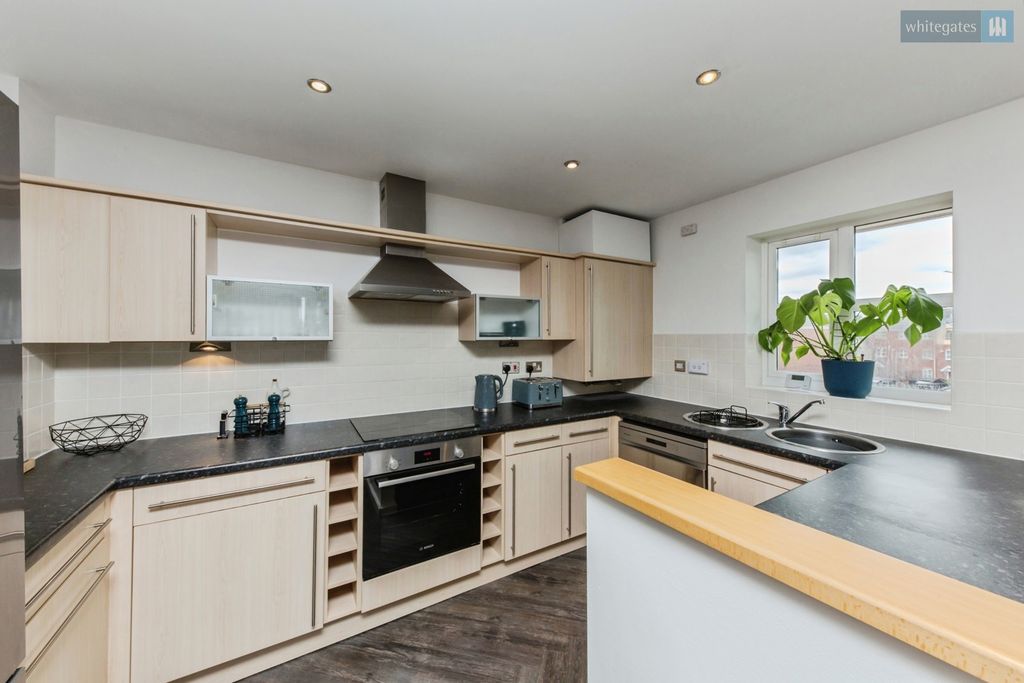 Property photo 3 of 15 Pbox-Img.Jpg