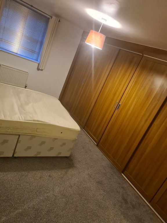 Property photo 3 of 7 Master Bedroom