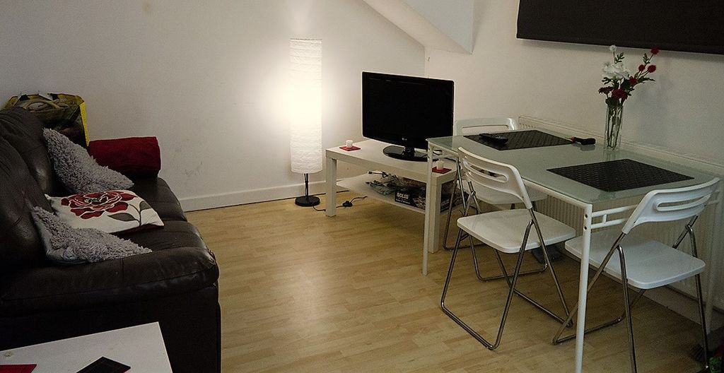 Property photo 2 of 3