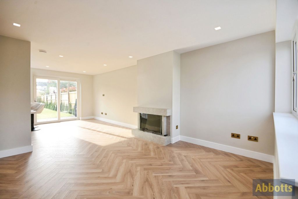 Property photo 2 of 24 Pbox-Img.Jpg