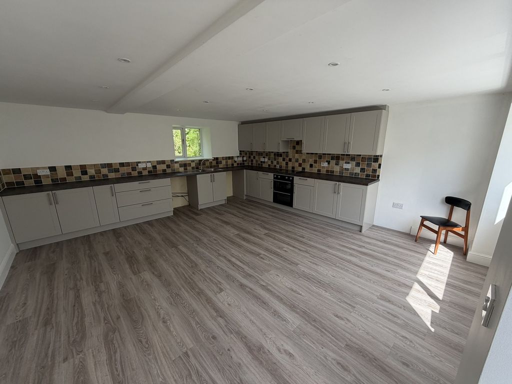 Property photo 3 of 16 Not Specified