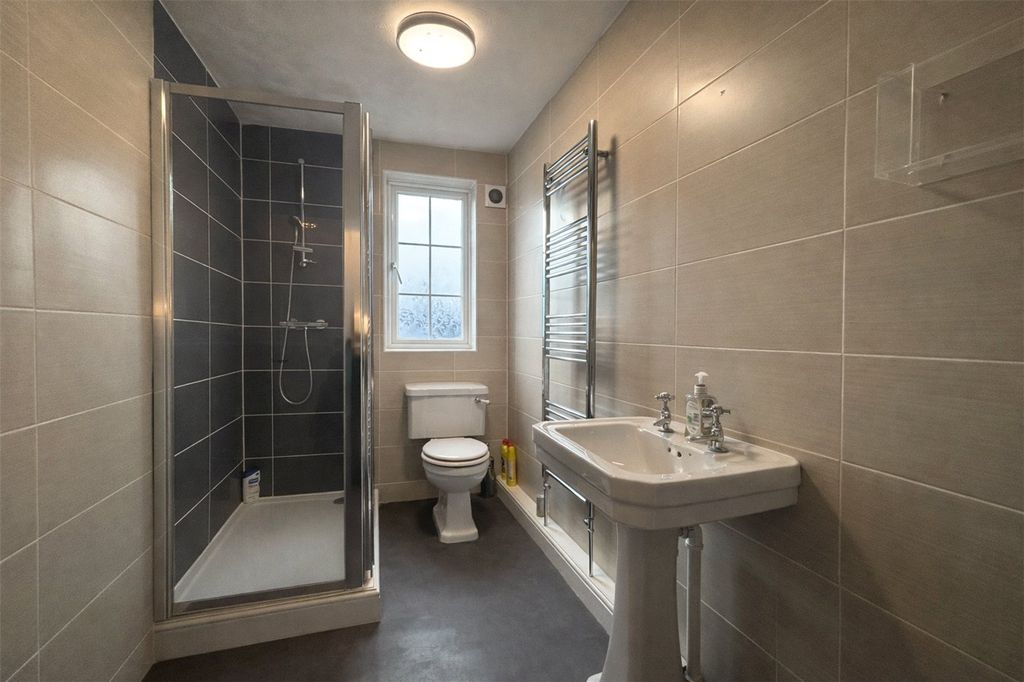 Property photo 3 of 9 Picture No. 12