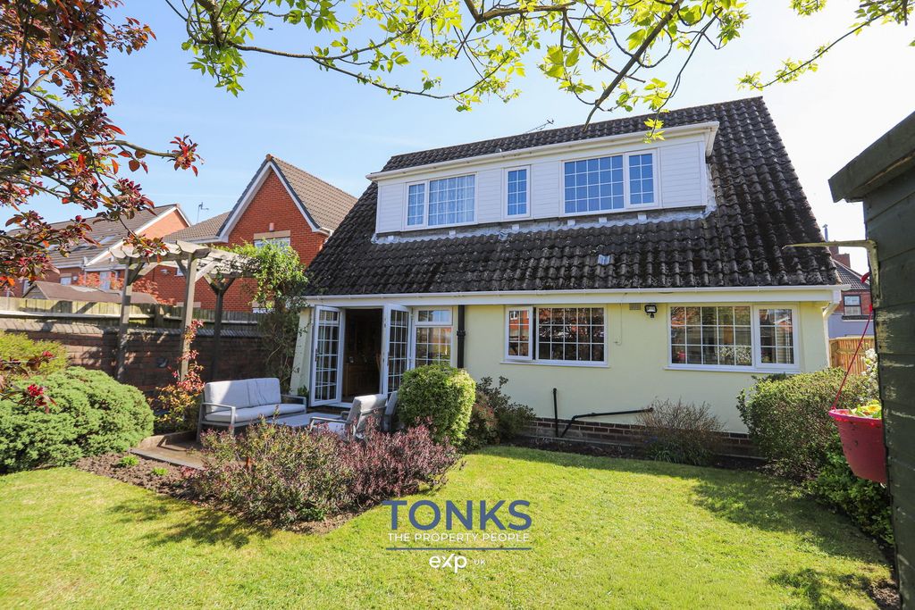 Property photo 1 of 24