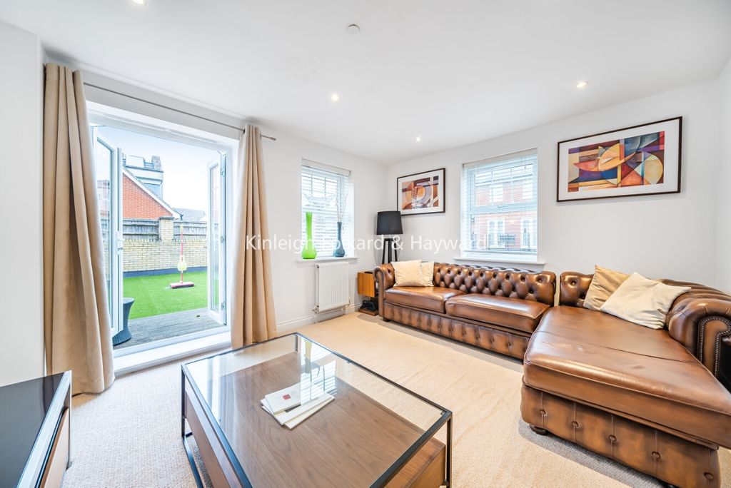 Property photo 2 of 16 Afe74034-14F0-4F7B-B