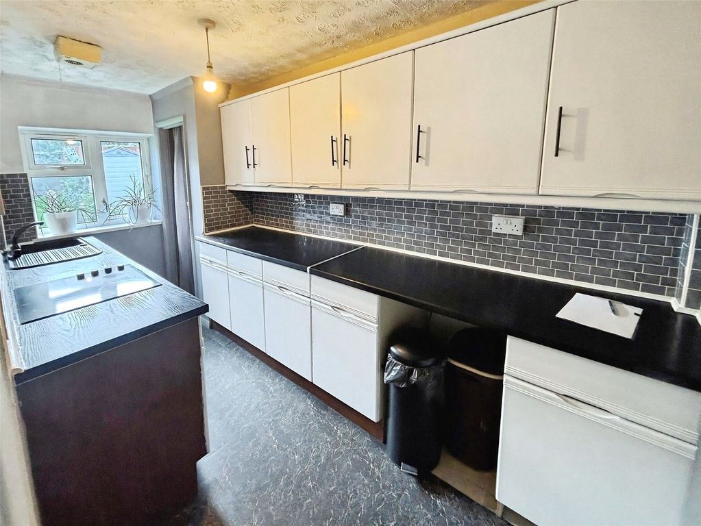 Property photo 3 of 11 Picture No. 31