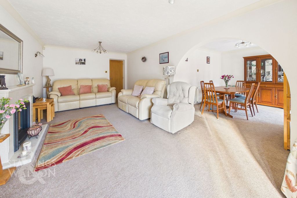 Property photo 2 of 24