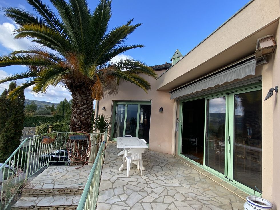 Property photo 2 of 19