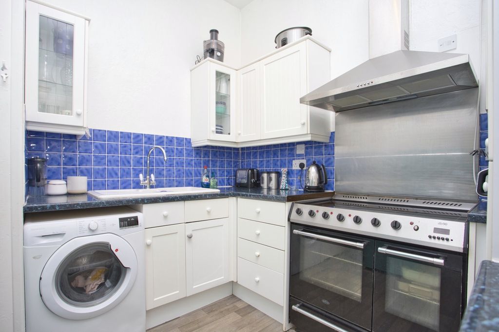 Property photo 3 of 7 Picture 3