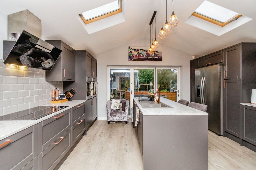 Property photo 1 of 17 Photography