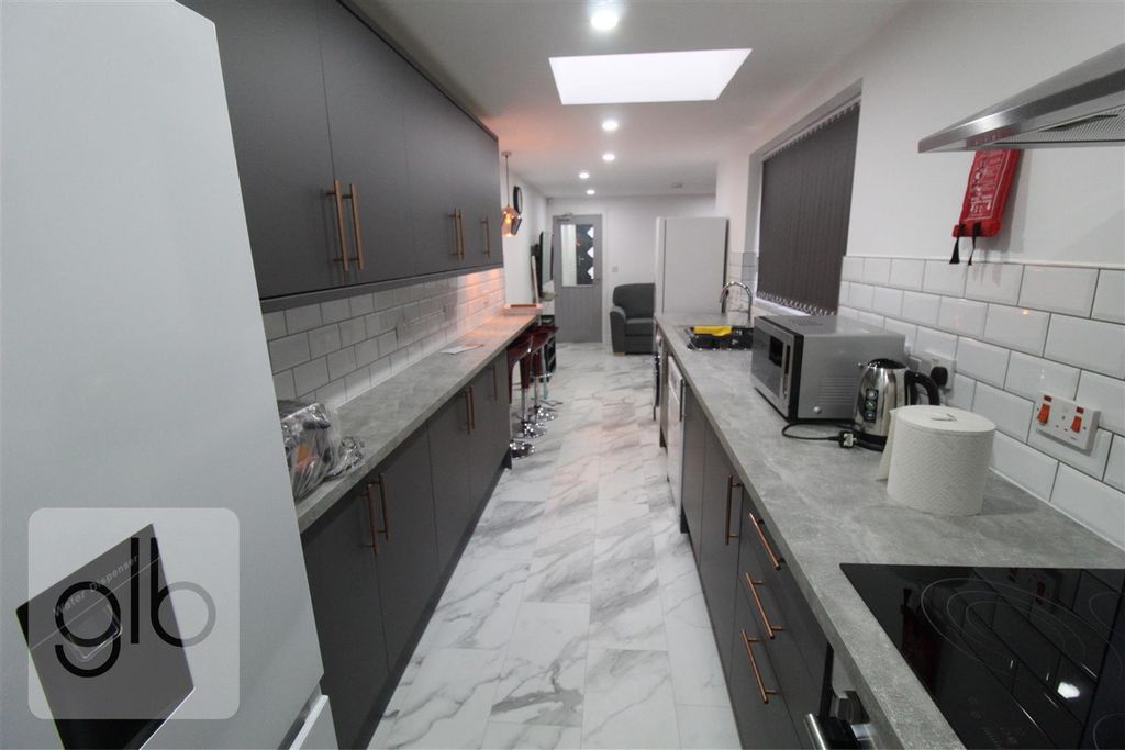 Property photo 1 of 13 8.Png