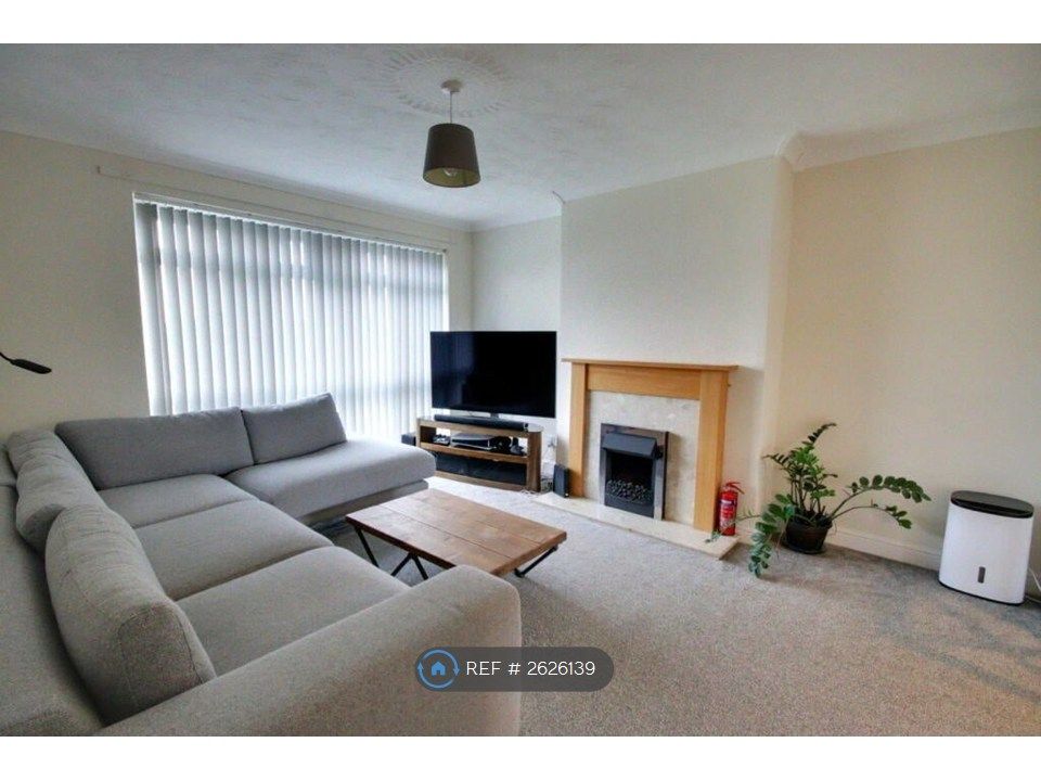 Property photo 1 of 8 Living Room