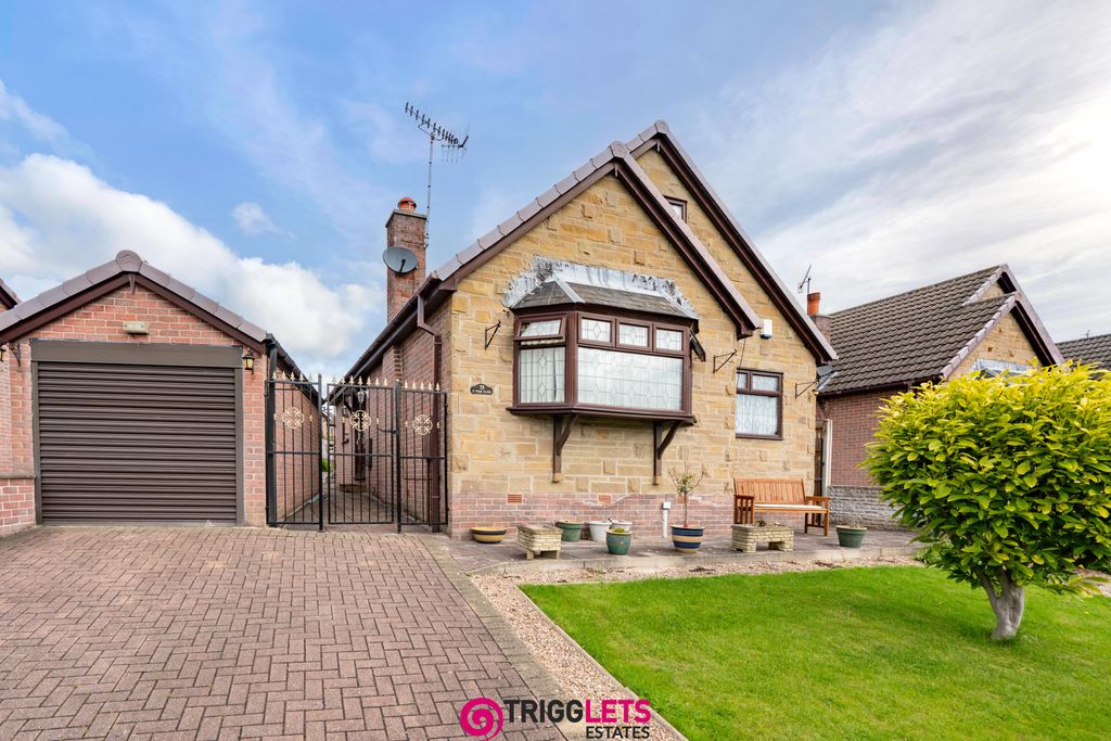 Property photo 2 of 25