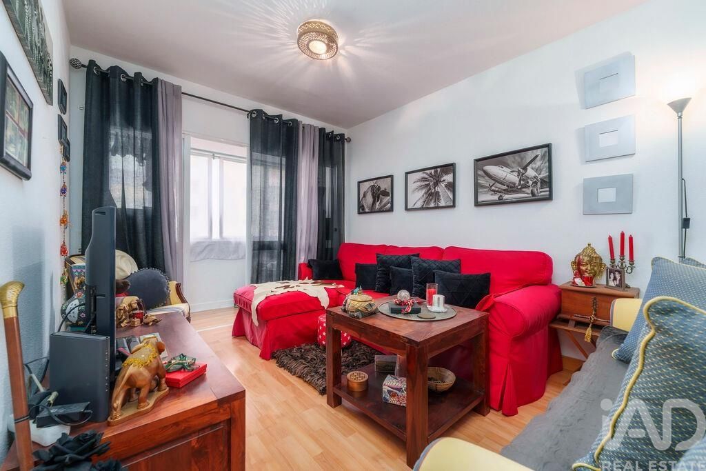 Property photo 2 of 37