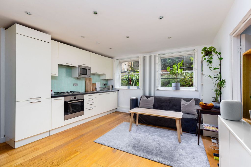 Property photo 2 of 9