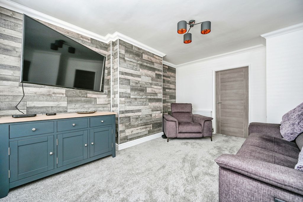 Property photo 2 of 16 Photography