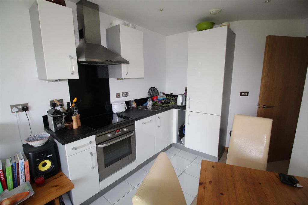 Property photo 2 of 8 Open Plan Lounge/Kitchen