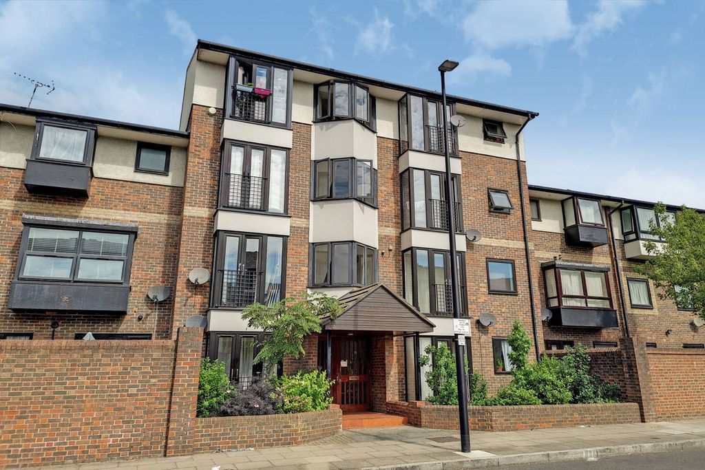 Property photo 2 of 11