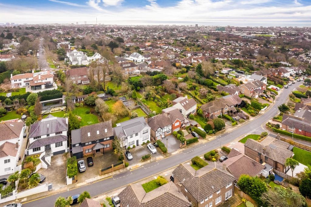 Property photo 3 of 36 37 Hill Drive-41.Jpg