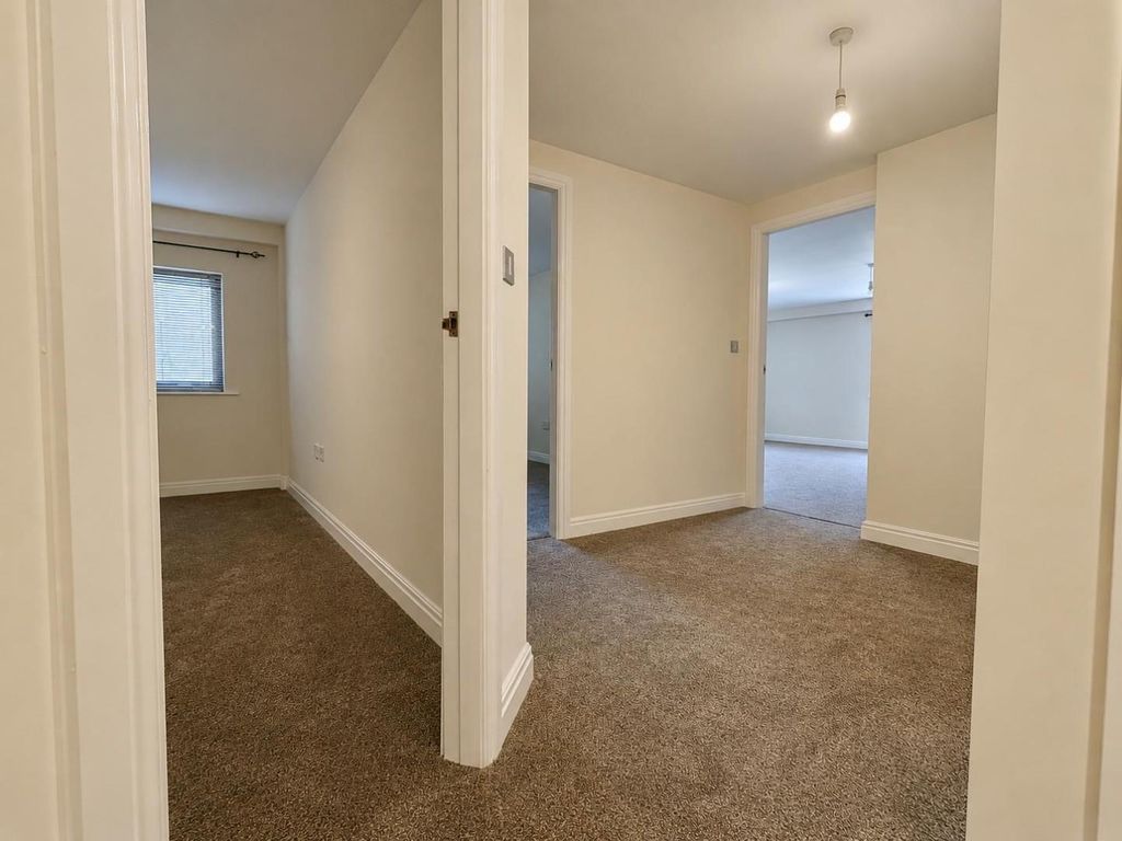 Property photo 3 of 14 Entrance 1.1.Jpg