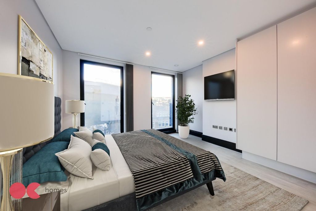 Property photo 3 of 14 Bed 2 5 Com Rd-5 2.Jpg