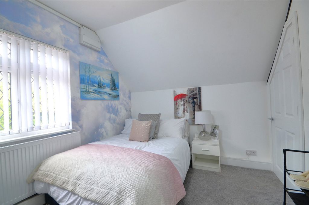 Property photo 3 of 6 Treetops Bedroom