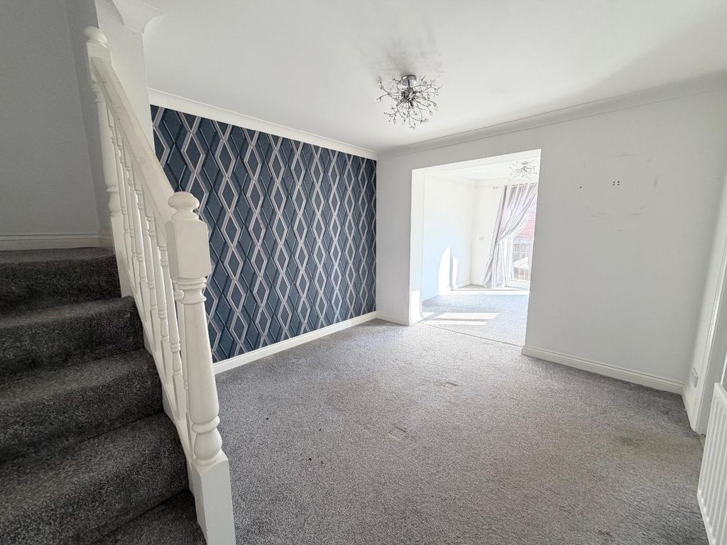 Property photo 3 of 16 Dining Room