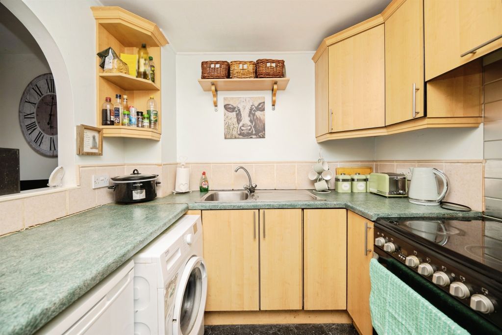 Property photo 2 of 8