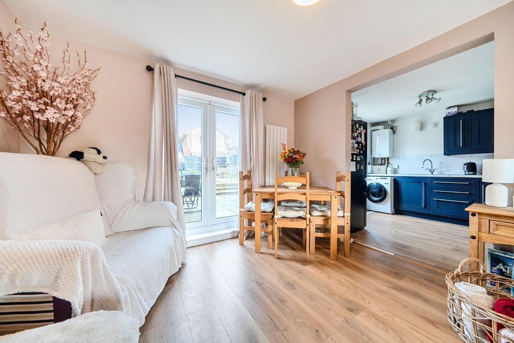 Property photo 1 of 19 1377172-11-690c6F9757526.Jpg