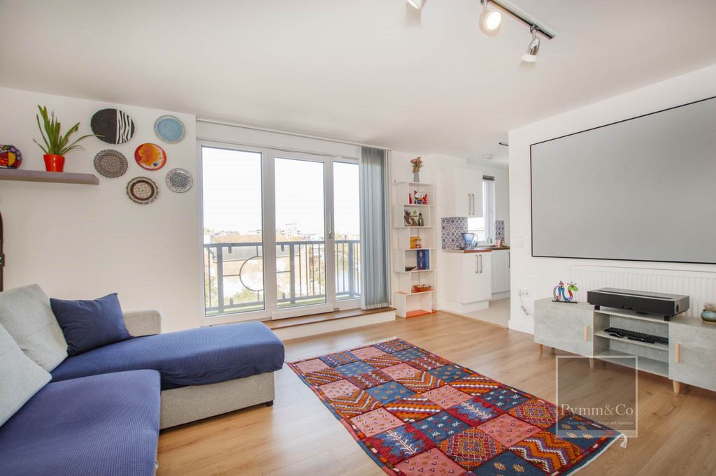 Property photo 2 of 16