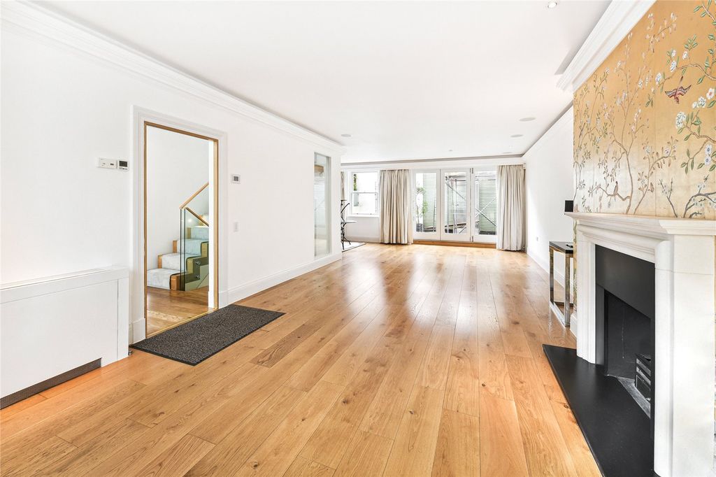 Property photo 1 of 19 Reception Room