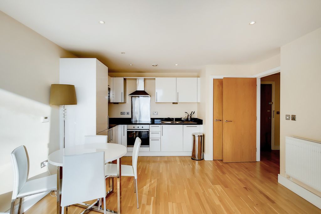 Property photo 3 of 12 Reception/Kitchen